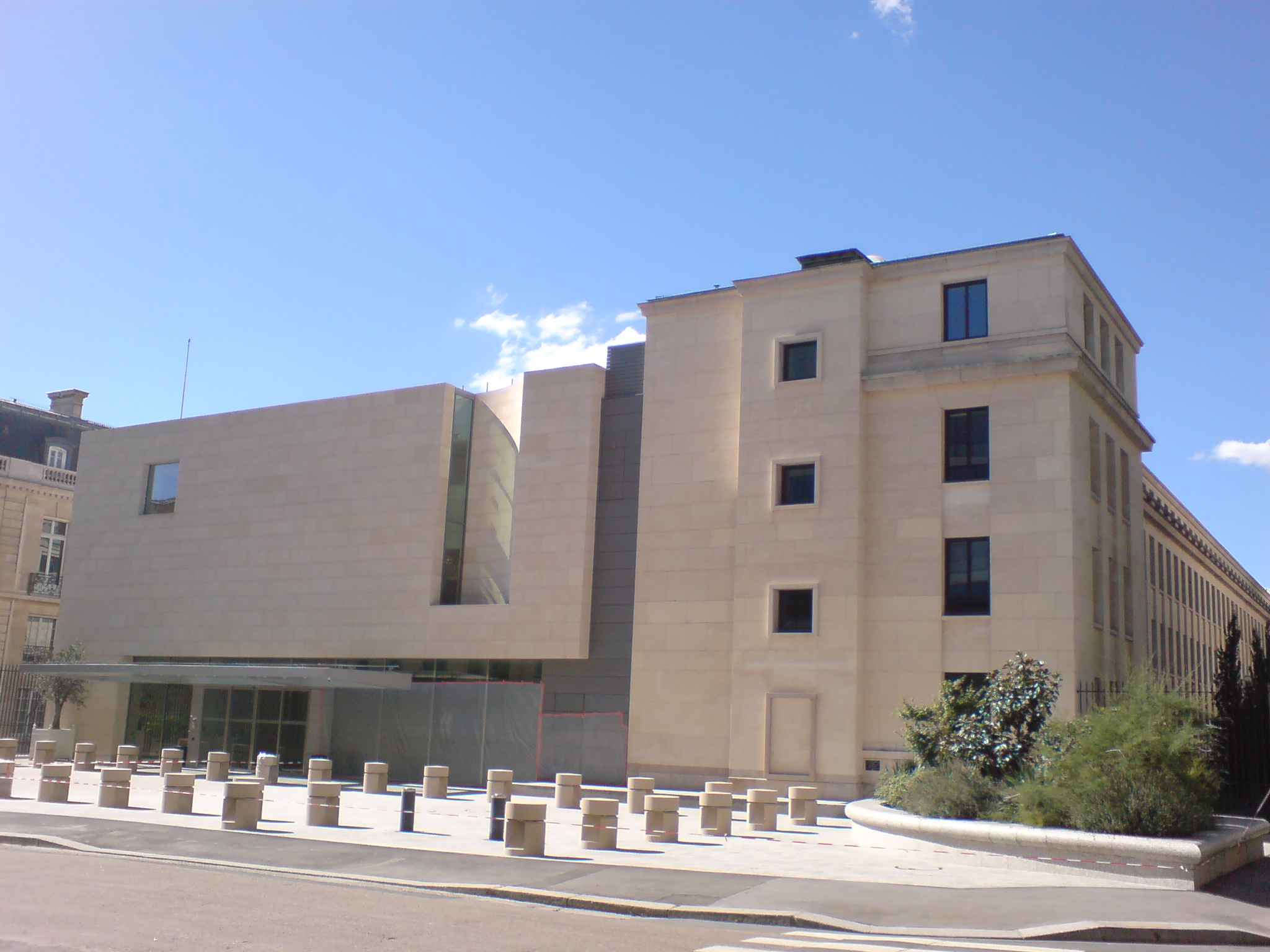 Bâtiment en pierre illustrant le rendu possible des blocs NEOGYPS® / DUSTONE®